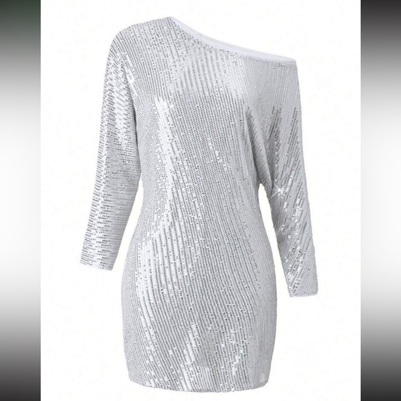 Luxe asymmetrical neck party dress - Picture 8 of 8